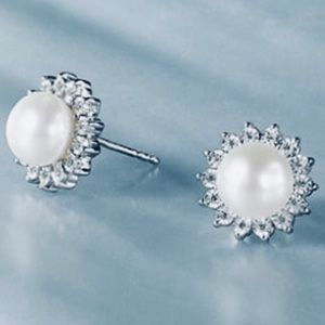 Genuine White Diamond Genuine White Pearl Halo
